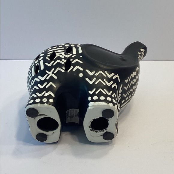 Aztec Porcelain Elephant Figurine from White & Black 6" - Picture 5 of 5